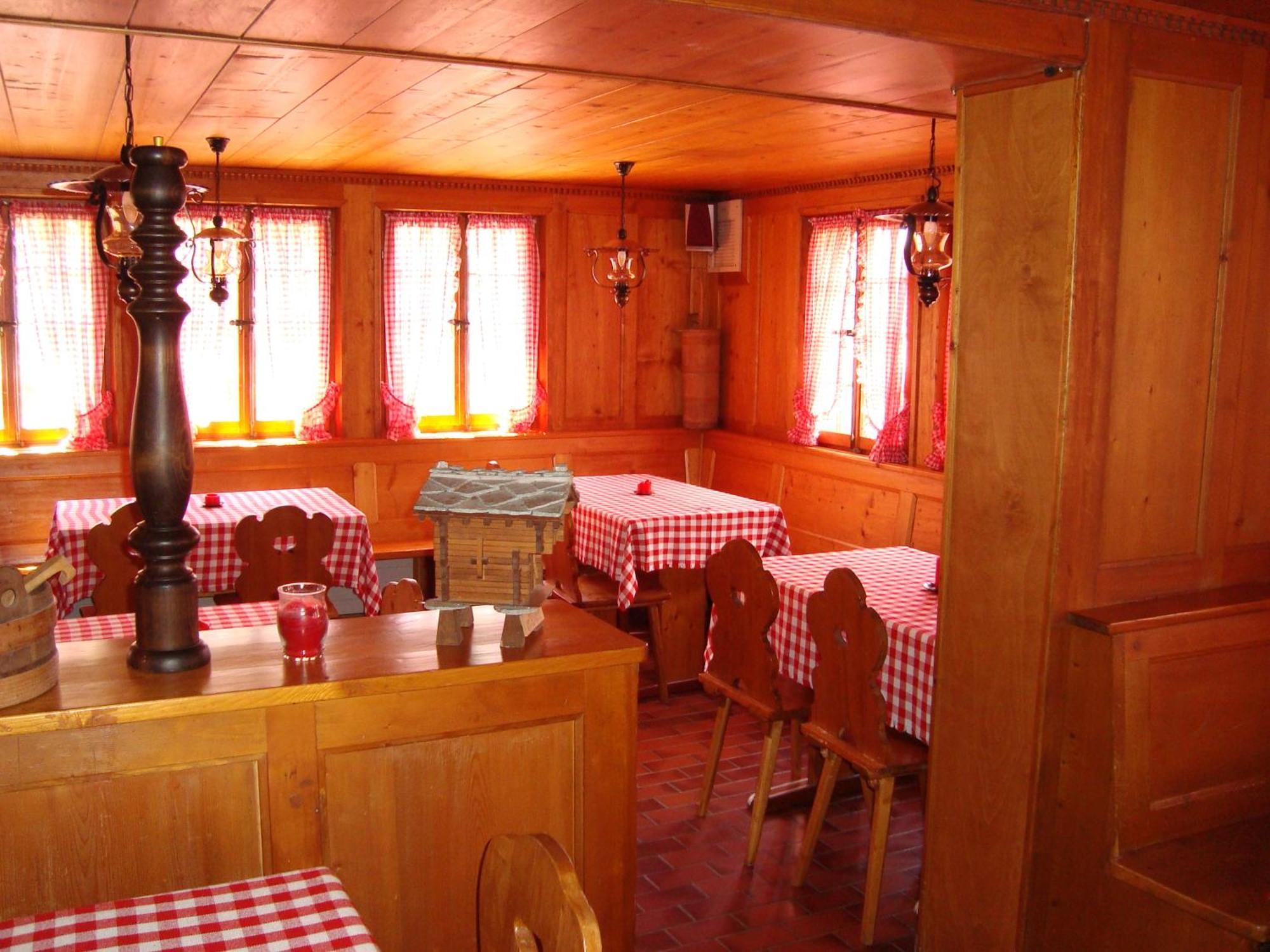 Hotel Restaurant Alpenblick Ernen Exterior foto