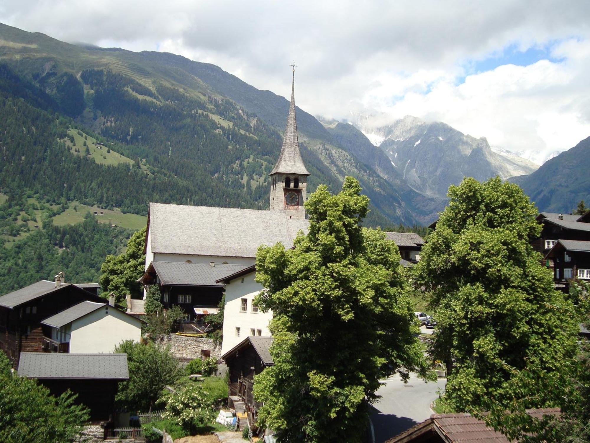 Hotel Restaurant Alpenblick Ernen Exterior foto